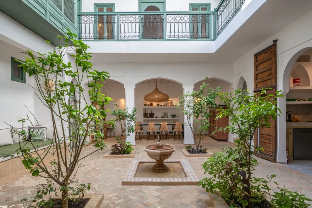 Riad Campbells - Photo 1